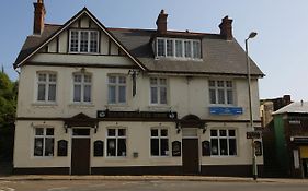 Sandpiper Inn B&B And Pub